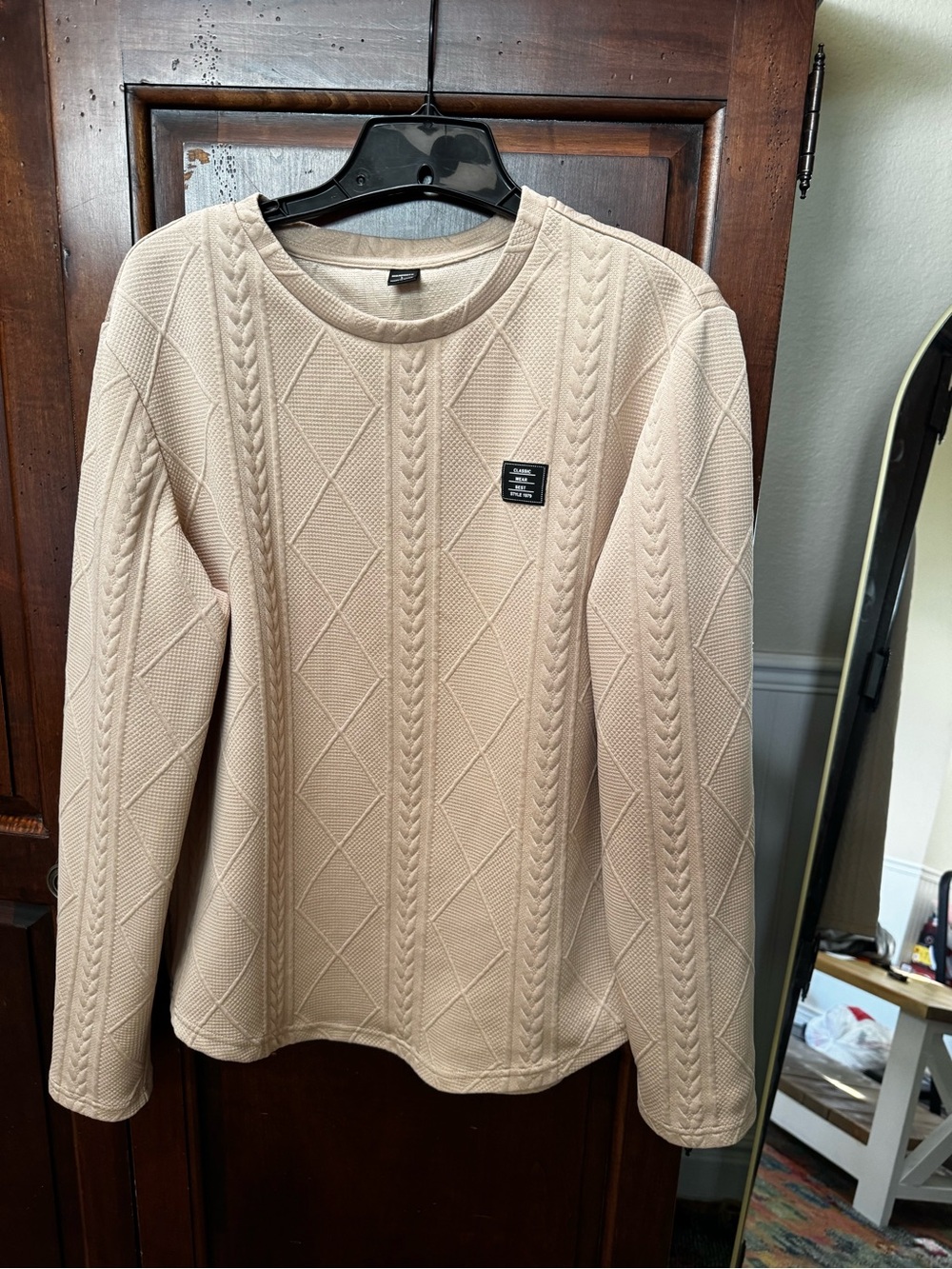 Men’s Neutral Cable Knit Crewneck Sweater shirt, Large